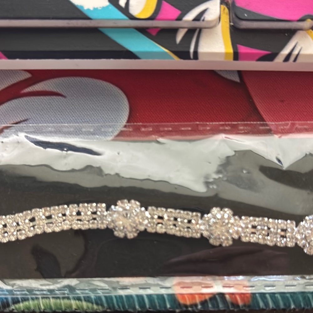 Elegant Silver Rhinestone Bracelet - Picture 3 of 4